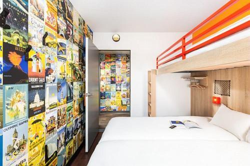 Hotelf1 Saint Malo Exterior photo A typical room at the hotel