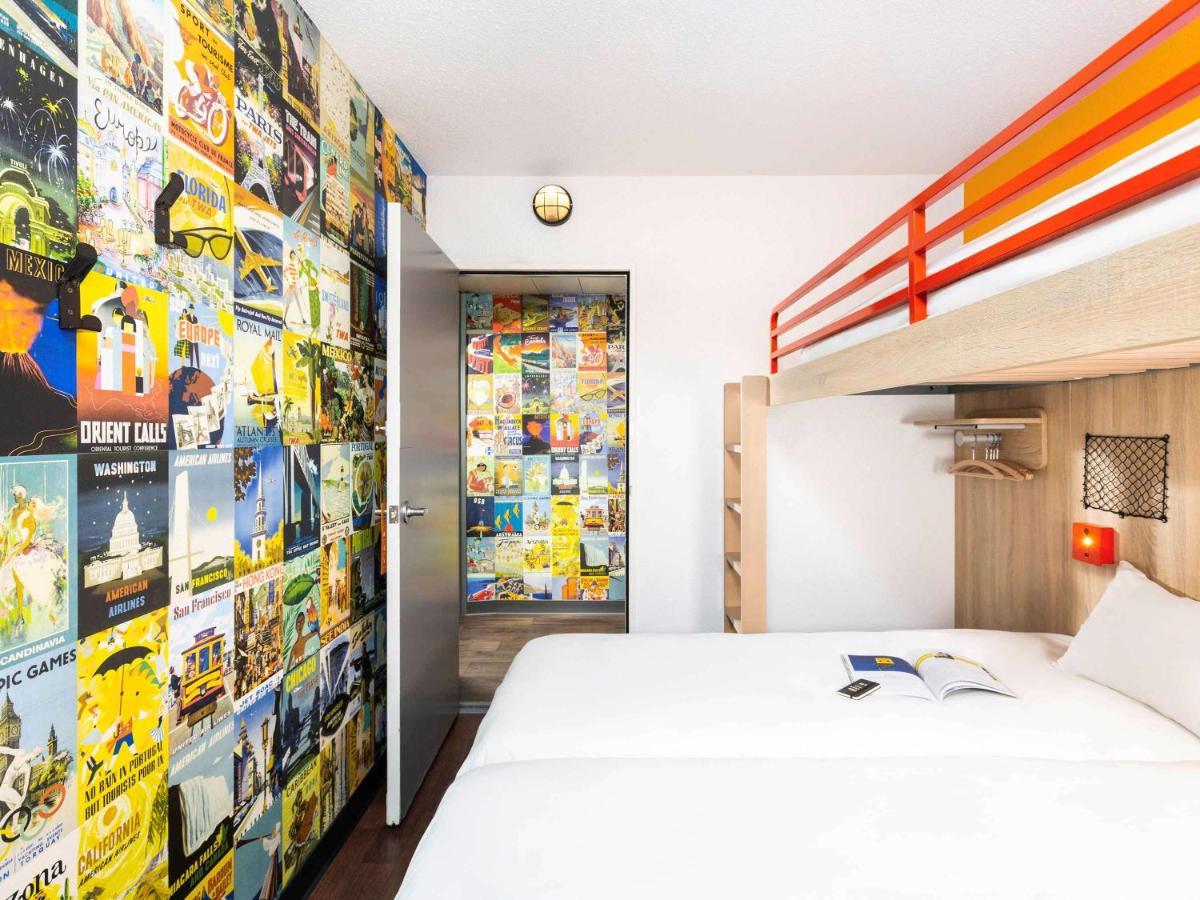 Hotelf1 Saint Malo Exterior photo A room at the hotel