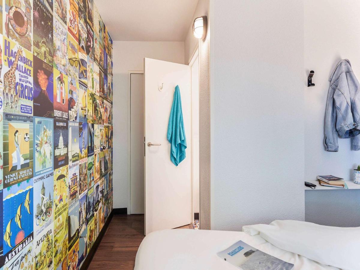 Hotelf1 Saint Malo Exterior photo A typical bedroom at the University of Bath