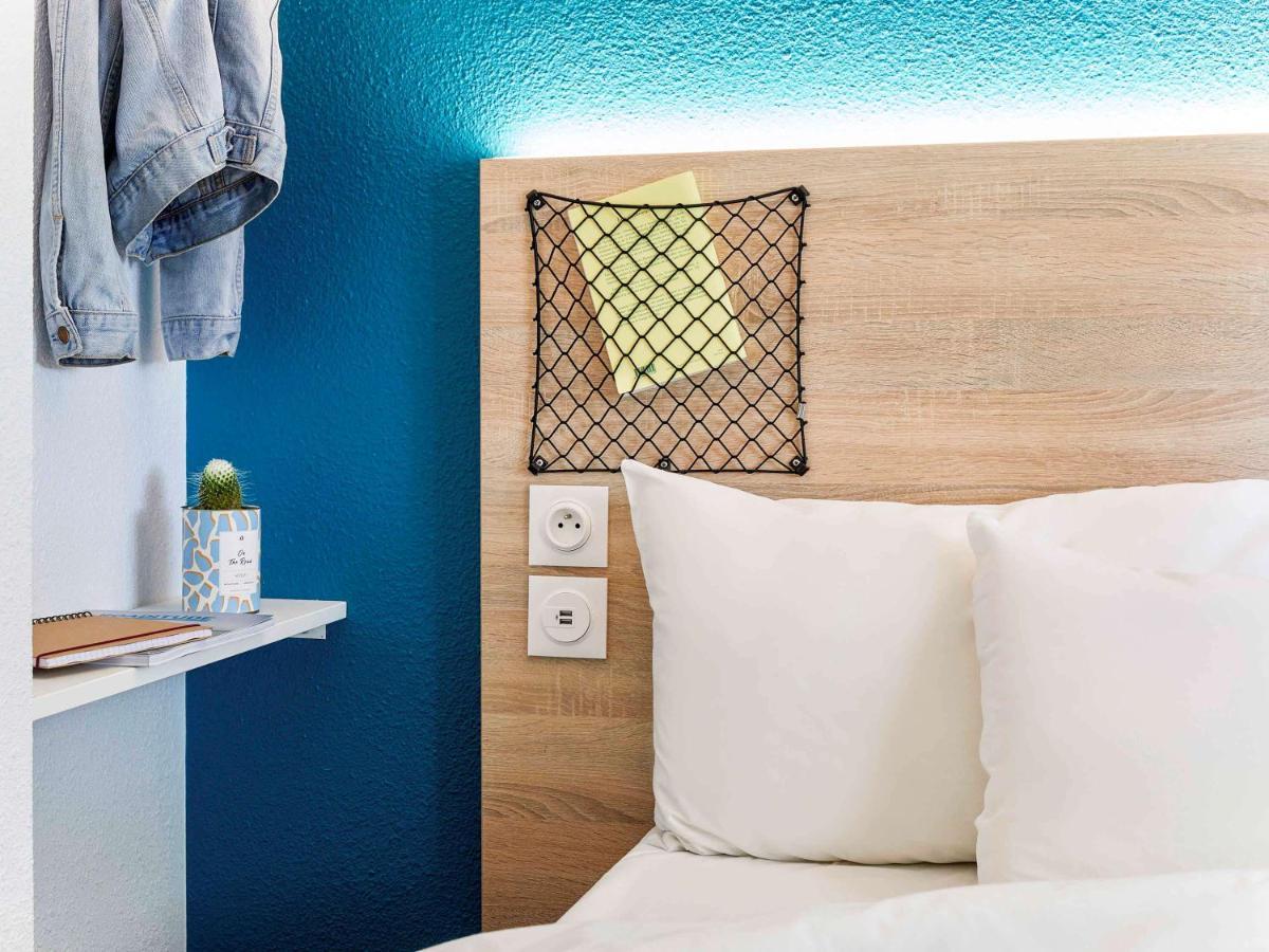 Hotelf1 Saint Malo Exterior photo A room at the hotel